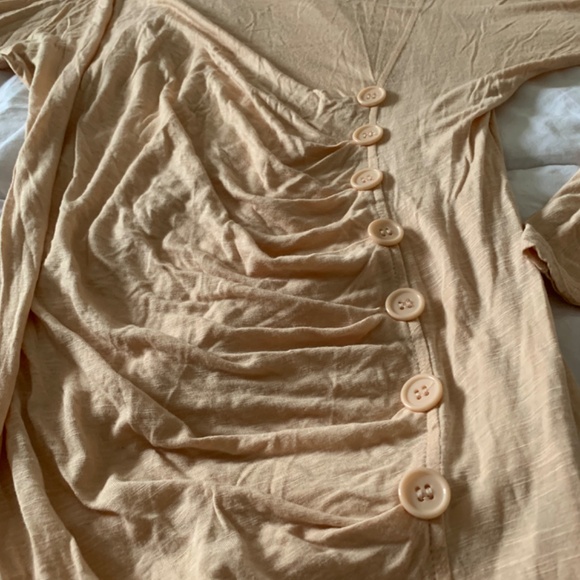 NWOT Never worn SOAKED top with ruching detail, Xs-Small - Picture 5 of 5